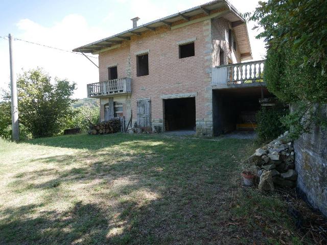 Detached house in Piazza Torquato Tasso 6, Serramazzoni - Photo 1