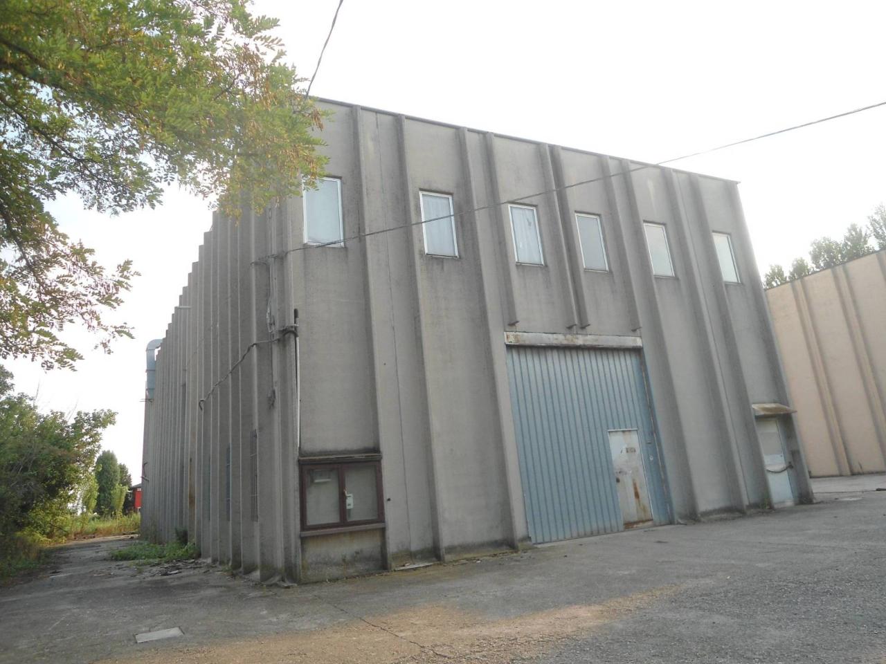 Capannone in Via Casabruciata, Cento, {3} - Foto 1