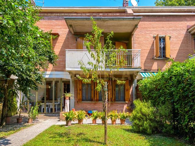 Terraced house in Via Albert Einstein, Modena - Photo 1