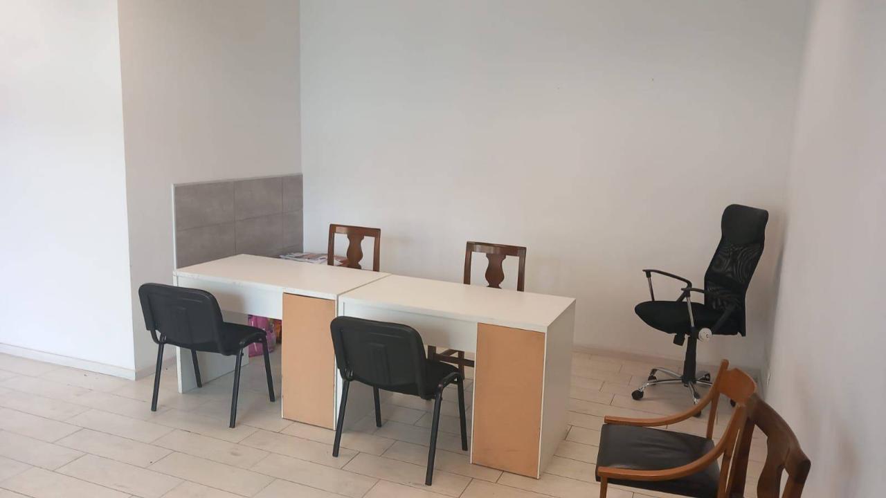 Ufficio condiviso in vendita a Castelnuovo Rangone