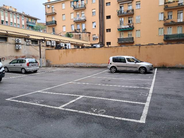 Autoparkplatz in Via Marzabotto 20, Bologna - Foto 1