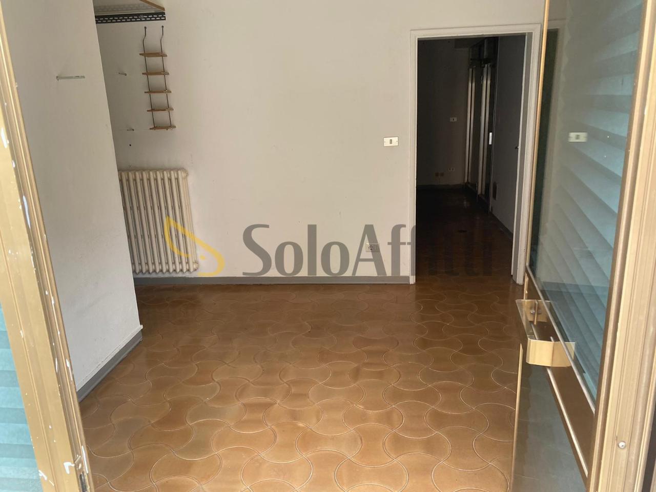 Negozio in Via Udine, Modena, {3} - Foto 2