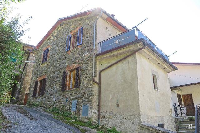 Detached house in Via Montale S.N.C., Bagnone - Photo 1