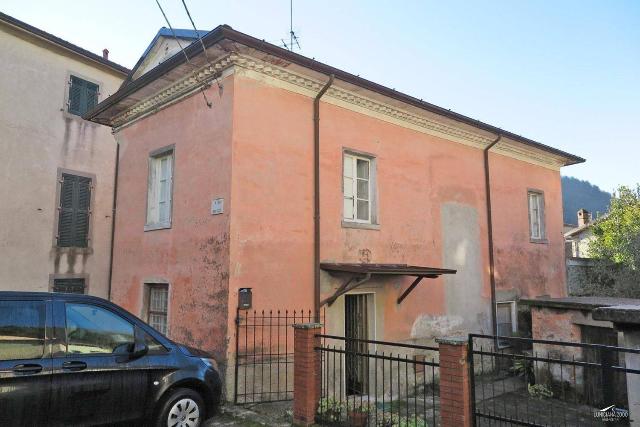 Villa in Via Nazario Sauro, 40, Fivizzano - Foto 1