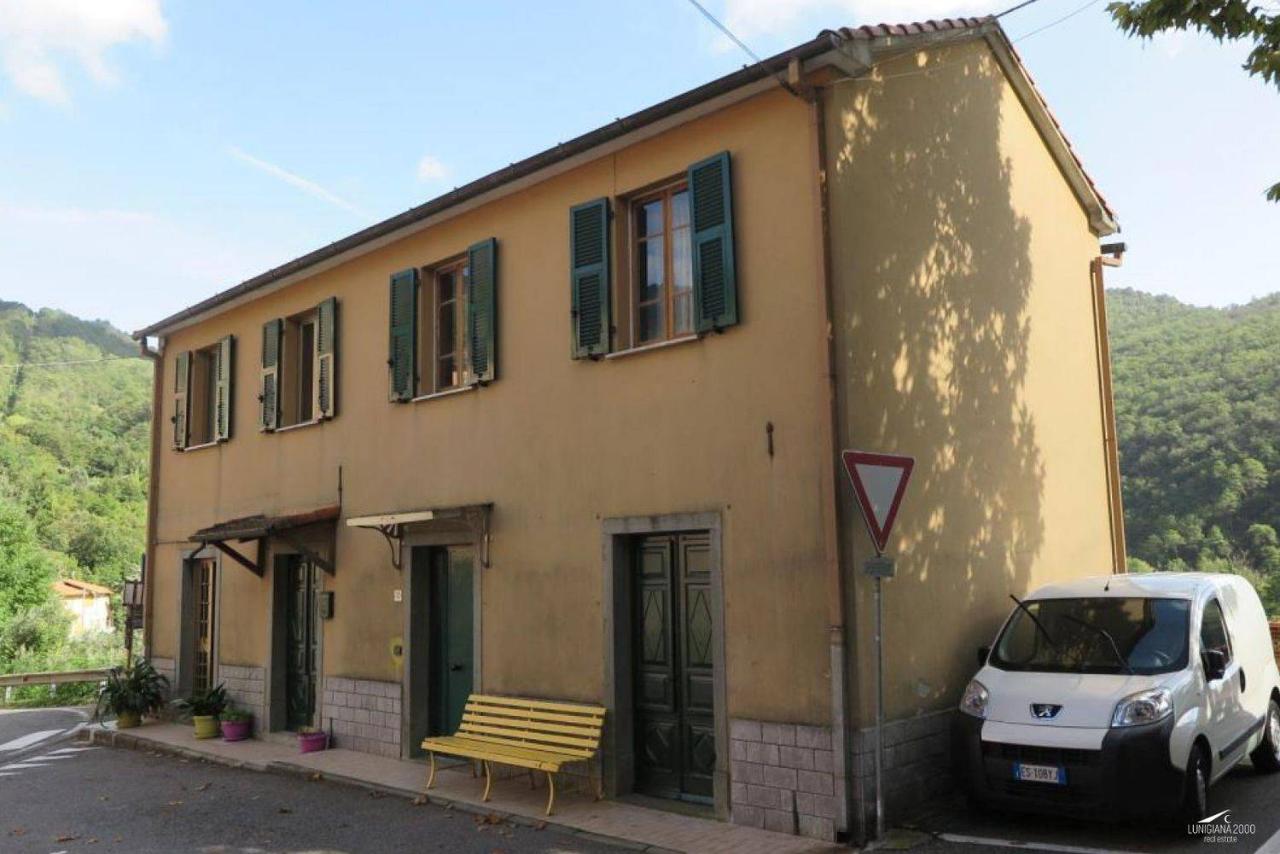 Villa in vendita a Calice Al Cornoviglio