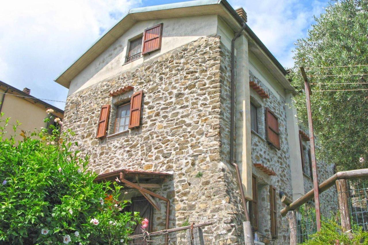 Villa in vendita a Podenzana
