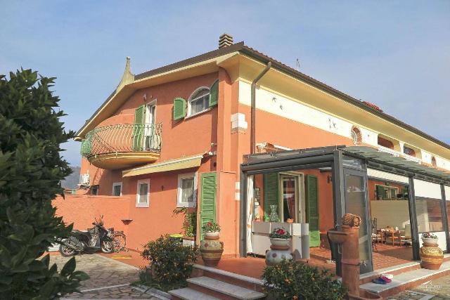 Mansion in Via Pellini, 22 /C, Carrara - Photo 1