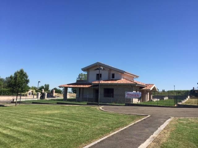 Villa in Via Sinistra Guerro 18/a, Castelvetro di Modena - Foto 1