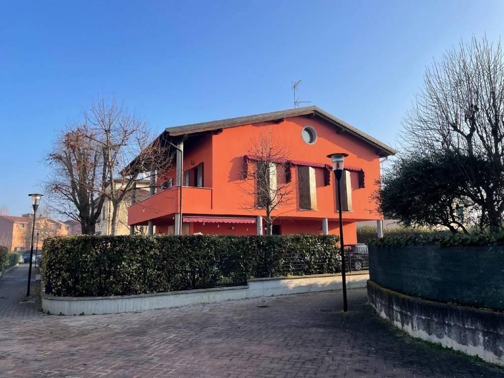 Villa in vendita a Sant'Agata Bolognese