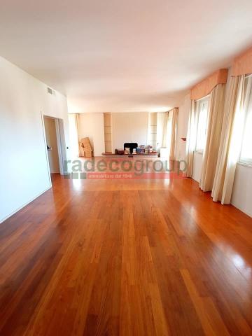 Penthouse in Via O. Targioni Tozzetti 21, Livorno - Photo 1