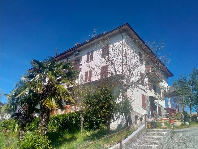 3-room flat in Viale Dante Alighieri, Carpineti - Photo 1