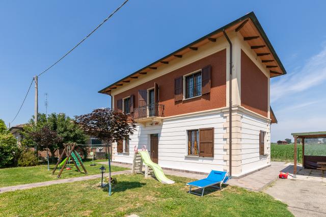 Casa indipendente in Via Nuova 11, Imola - Foto 1