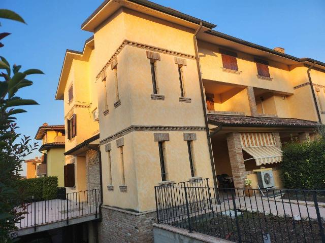 Villa in Via Matilde di Canossa, Castellarano - Foto 1