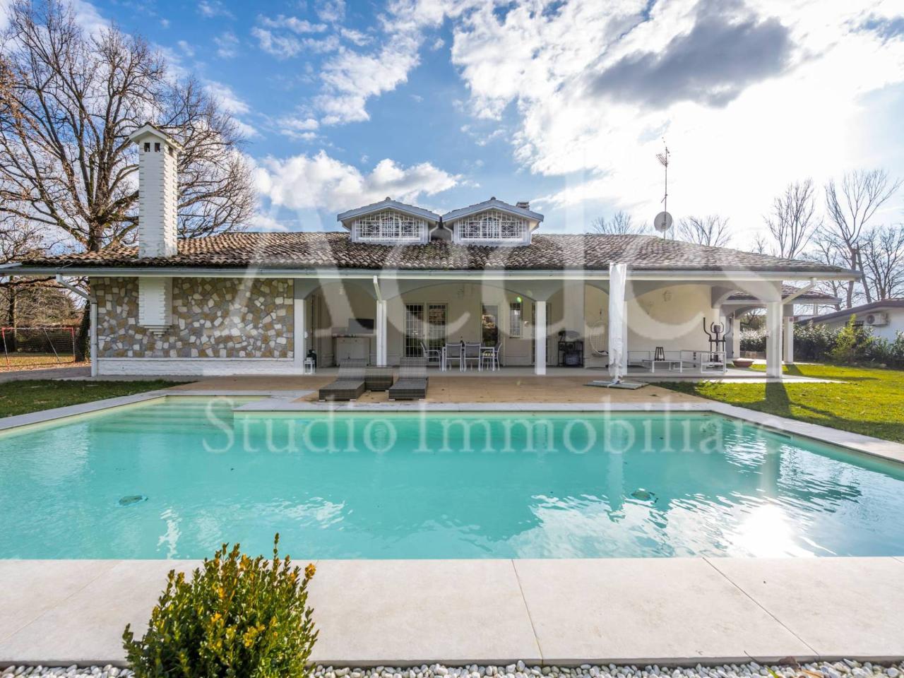Villa in vendita a Castelnuovo Rangone