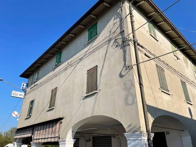 Palazzina commerciale in vendita a Castelfranco Emilia