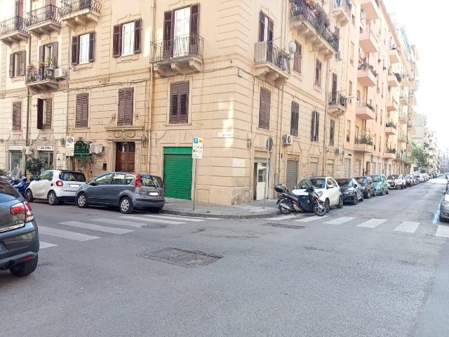 Negozio in Via Giuseppe La Farina 28, Palermo - Foto 1