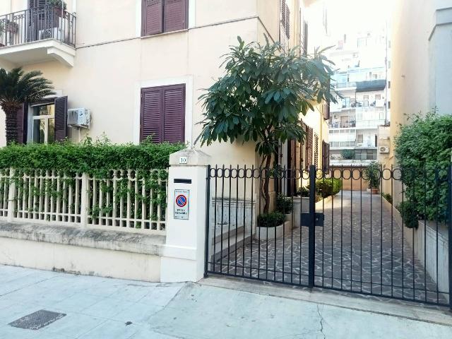 Geschäft in Via Ludovico Ariosto 8, Palermo - Foto 1