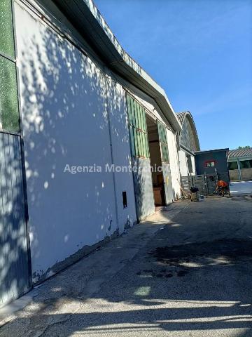 Industrial shed in {3}, - Photo 1