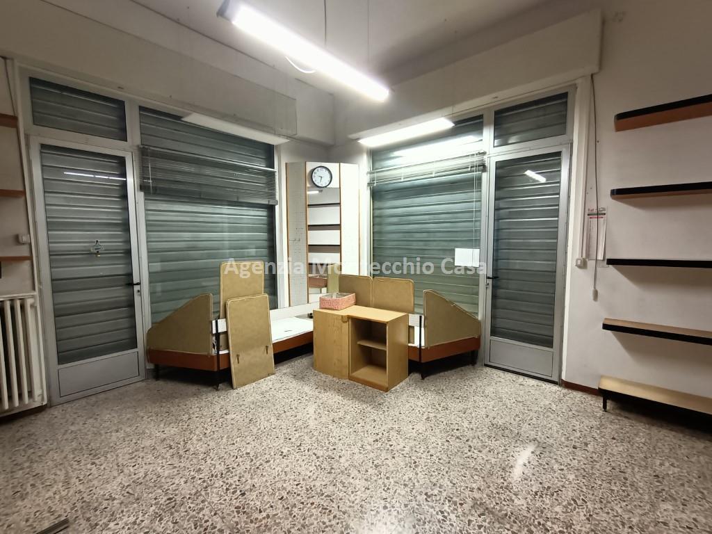 Negozio in Via Roma, Vallefoglia, {3} - Foto 2