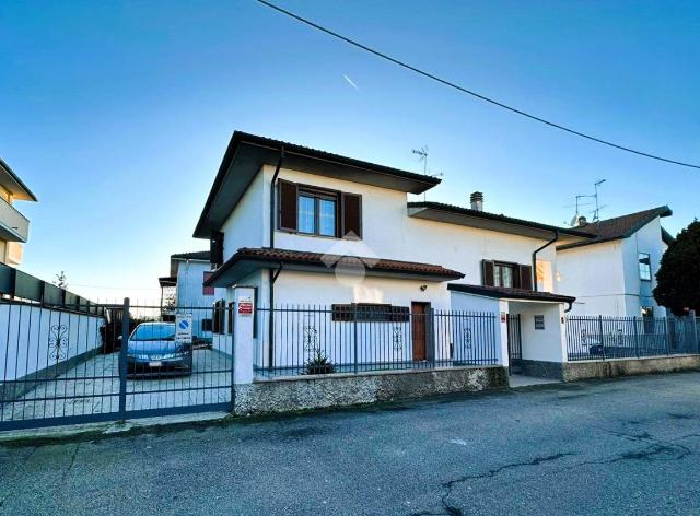 Villa in Via Alcide De Gasperi 5, Casorate Primo - Foto 1