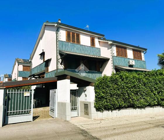 Terraced house in Via Enrico Berlinguer, Casorate Primo - Photo 1