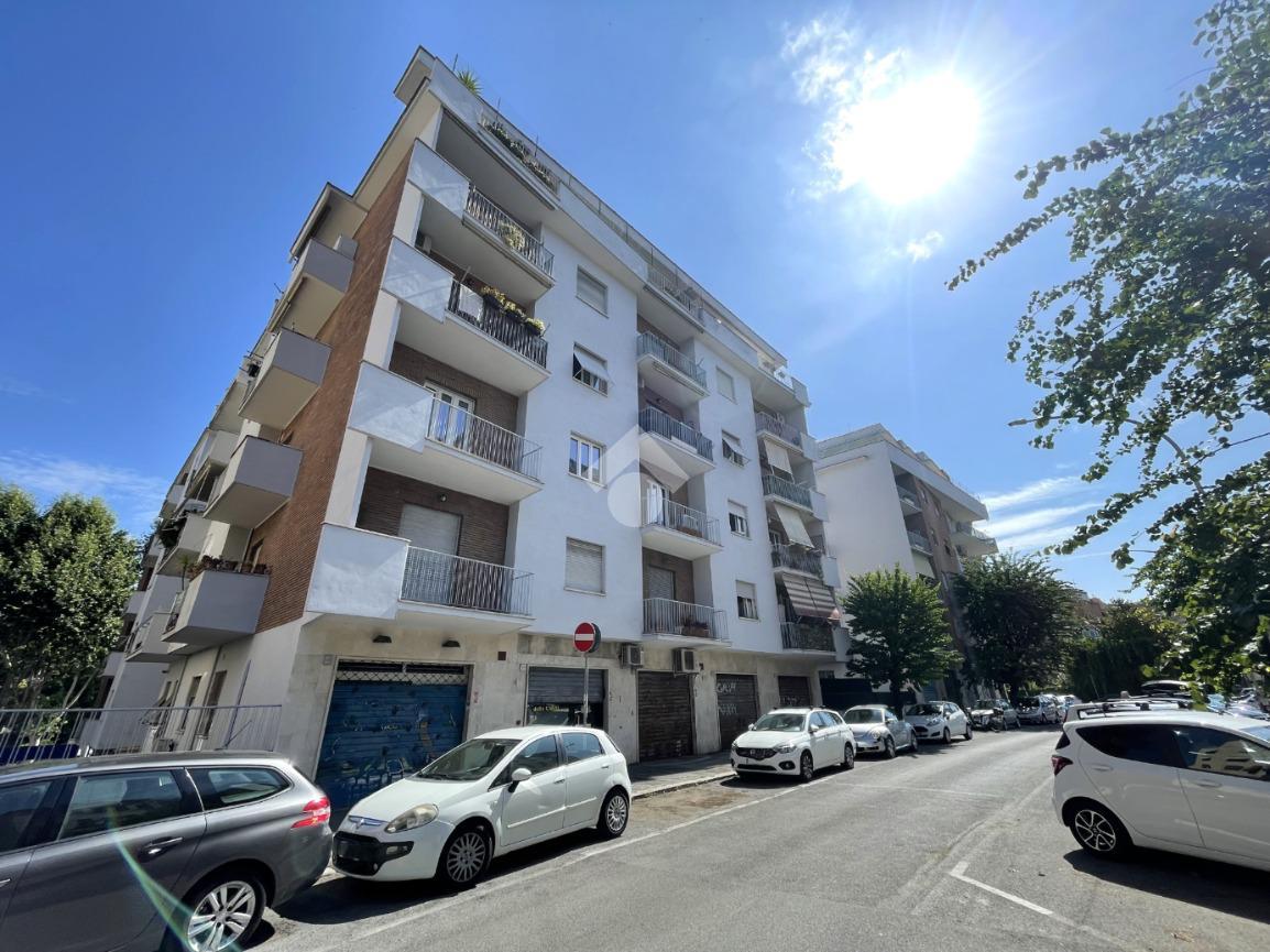 Negozio in Via Monte Senario 56, Roma, {3} - Foto 2