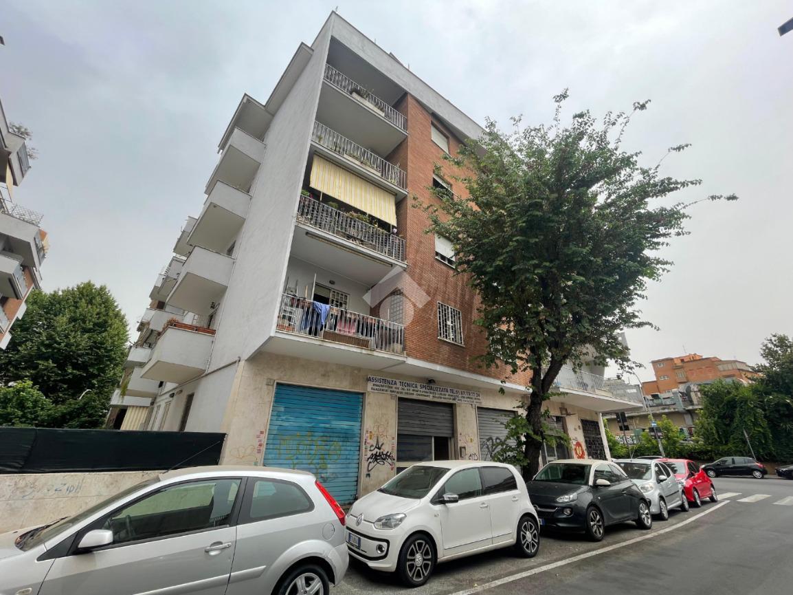 Negozio in Via Monte Senario 46, Roma, {3} - Foto 1