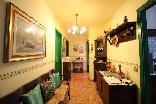 Apartament in Piazza Garibaldi, Buti - Photo 1