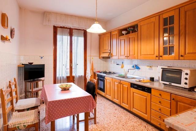 Vierzimmerwohnung in Via della Costituzione, Rufina - Foto 1