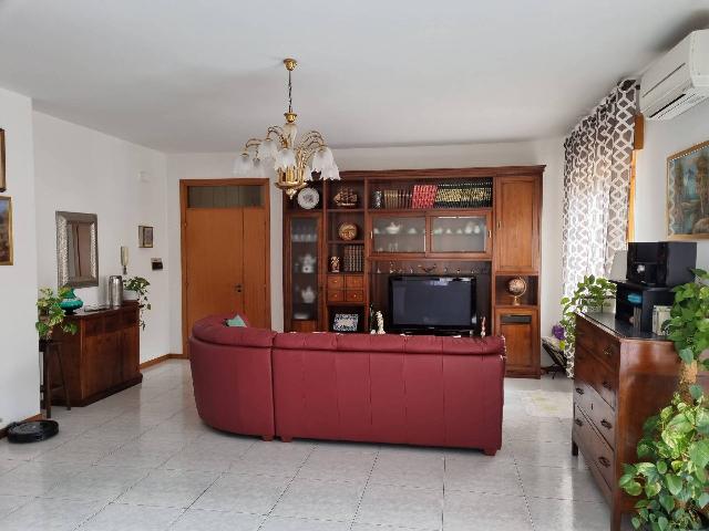 4-room flat in Via Grazie, Corridonia - Photo 1