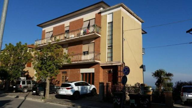 Apartament in Viale della Vittoria, Loro Piceno - Photo 1