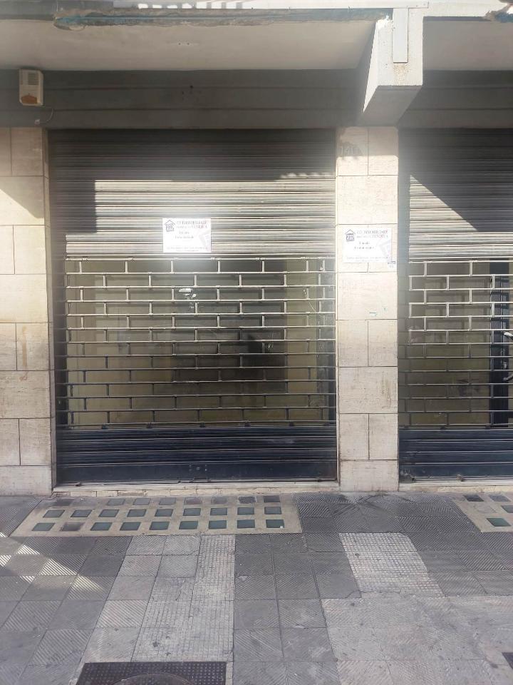 Negozio in Via Brigata Bari 140, Bari, {3} - Foto 2