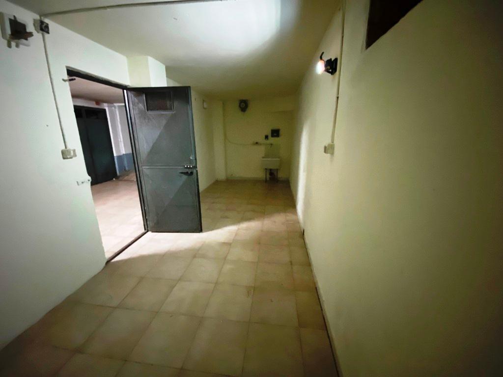 Parcheggio chiuso in Via Giuseppe Parini 20, Casamassima, {3} - Foto 1