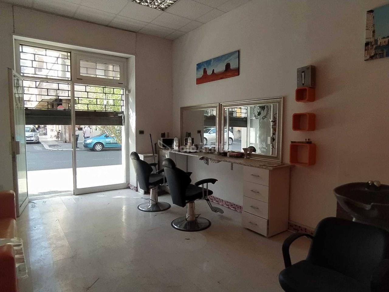 Negozio in Viale Cesare Battisti, Terni, {3} - Foto 1