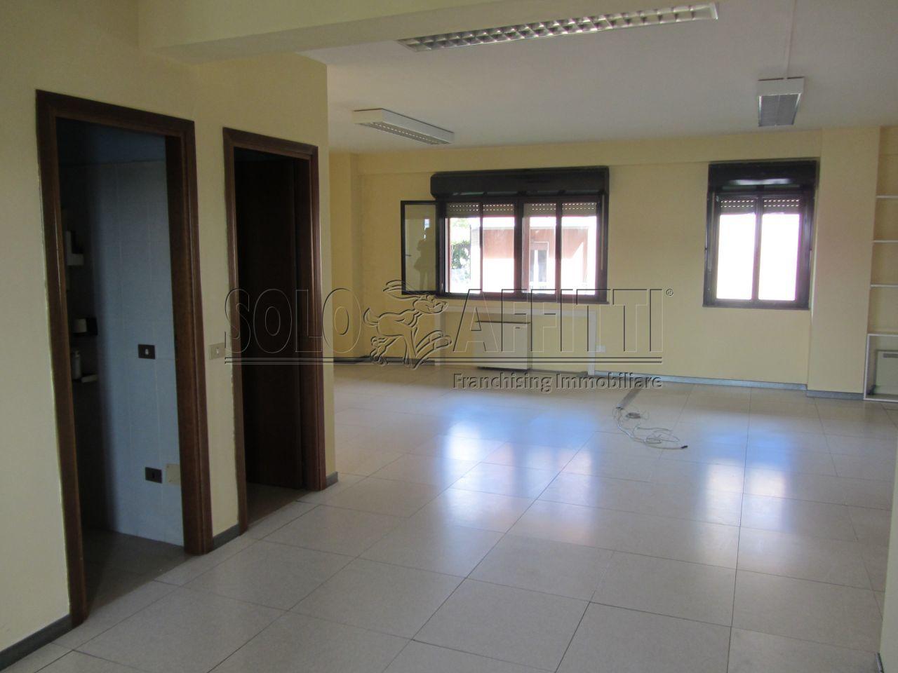 Ufficio in Via dell'Aquila, Terni, {3} - Foto 1