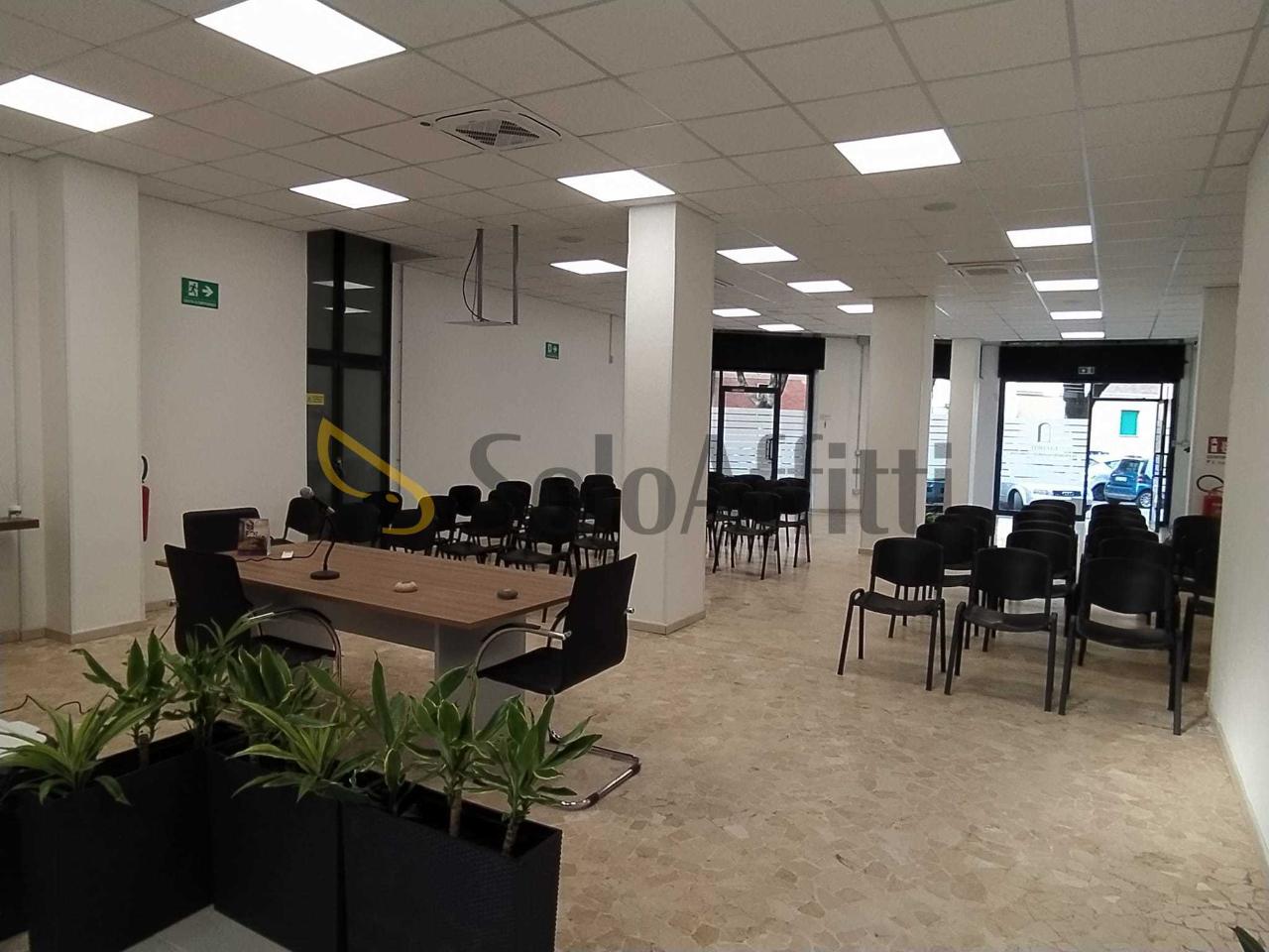 Ufficio in Viale Guglielmo Oberdan, Terni, {3} - Foto 1