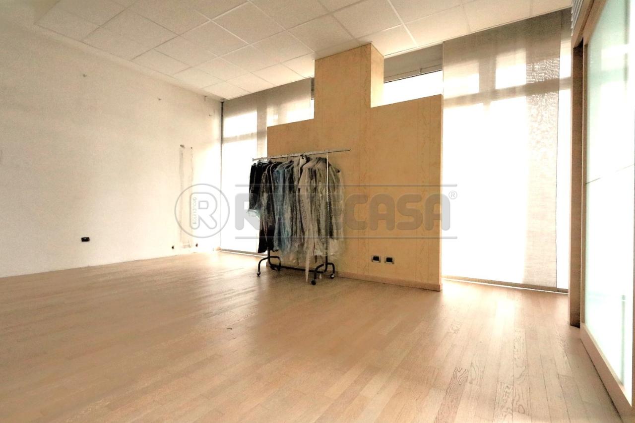 Palazzina commerciale in Via Pizzardi 55, Vicenza, {3} - Foto 2