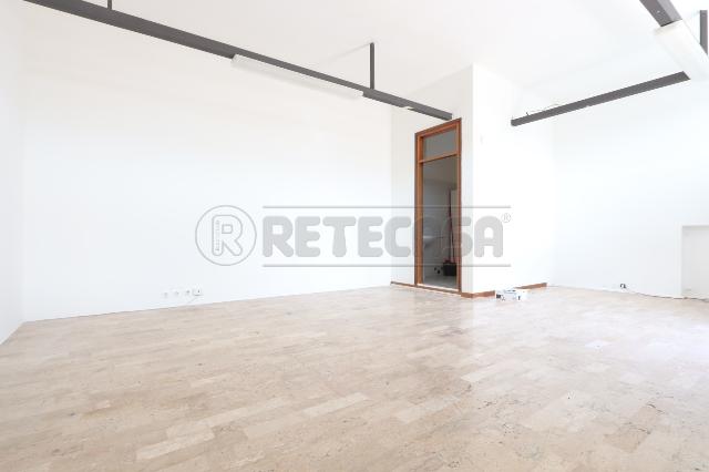 Palazzina commerciale in Via San Gaetano, Longare - Foto 1