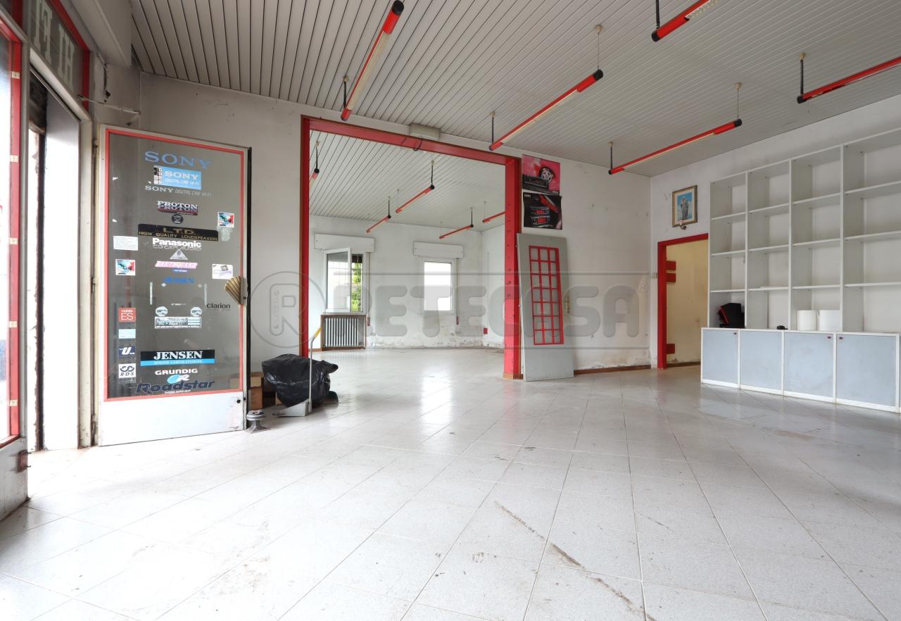 Palazzina commerciale in Viale Anconetta 90, Vicenza, {3} - Foto 2