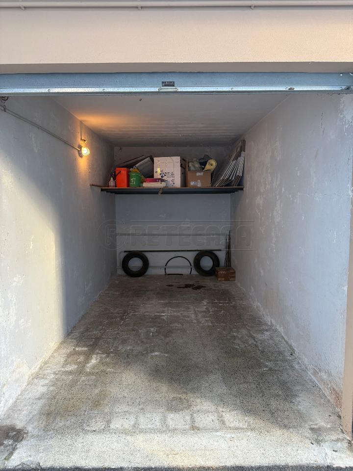 Parcheggio chiuso in Viale Milano , Vicenza, {3} - Foto 2