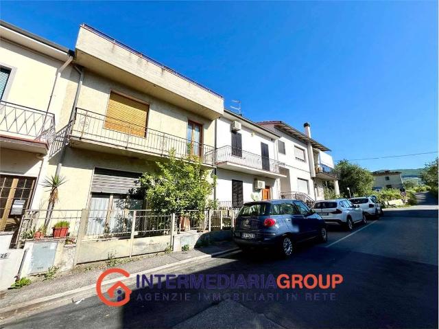 Detached house in Via Giuseppe Garibaldi , 27, Montemurlo - Photo 1