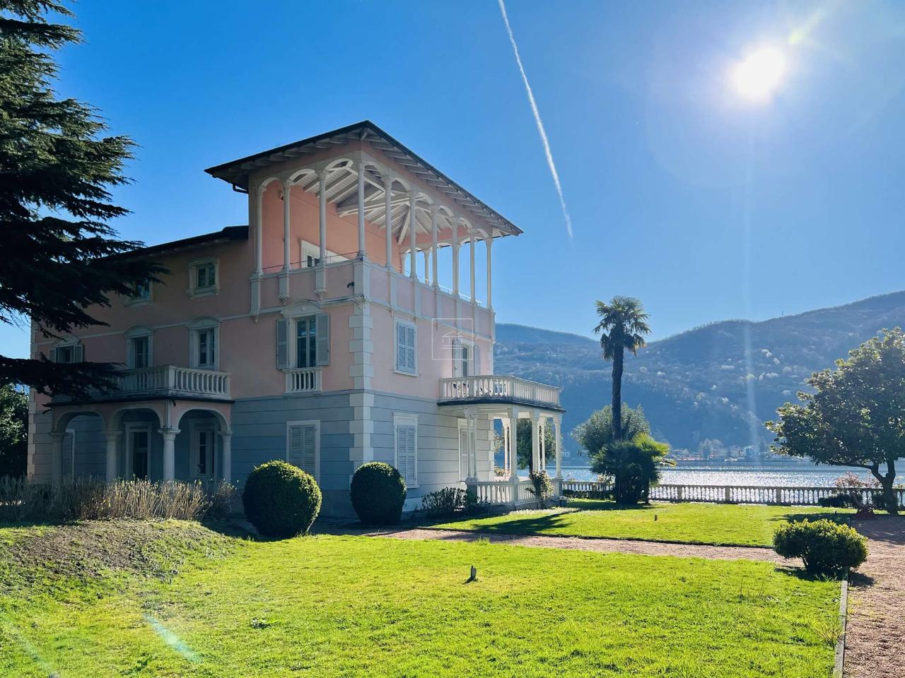 Villa unifamiliare in vendita a Porto Ceresio