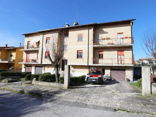 2-room flat in Via Fiume Nestore, Gubbio - Photo 1