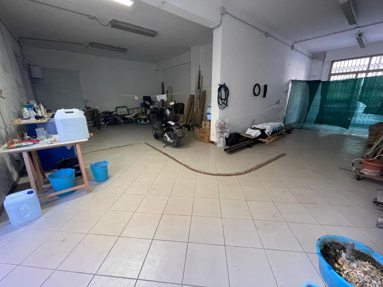 Magazzino in , Poggibonsi, {3} - Foto 1