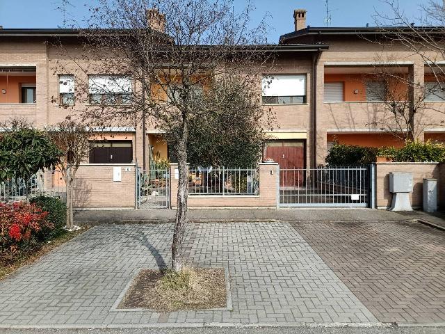 Villa in Viale Cornelio Barbieri 8, Bomporto - Foto 1