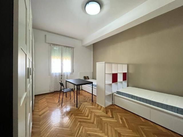 Room in {3}, Corso Camillo Benso di Cavour - Photo 1