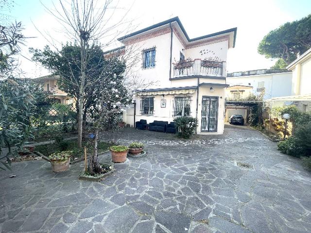 Mansion in Viale dei Mille, Cervia - Photo 1