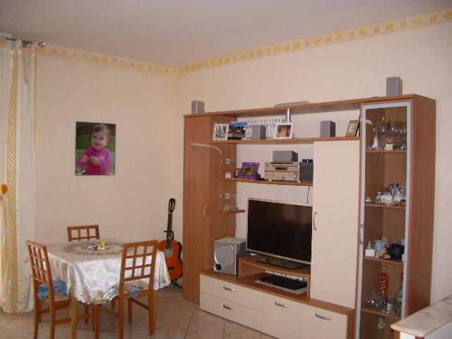 3-room flat in Viale Giovanni Amendola, Reggiolo - Photo 1