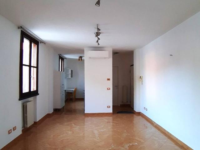 3-room flat in Via Luigi Gonzaga 4a, Guastalla - Photo 1