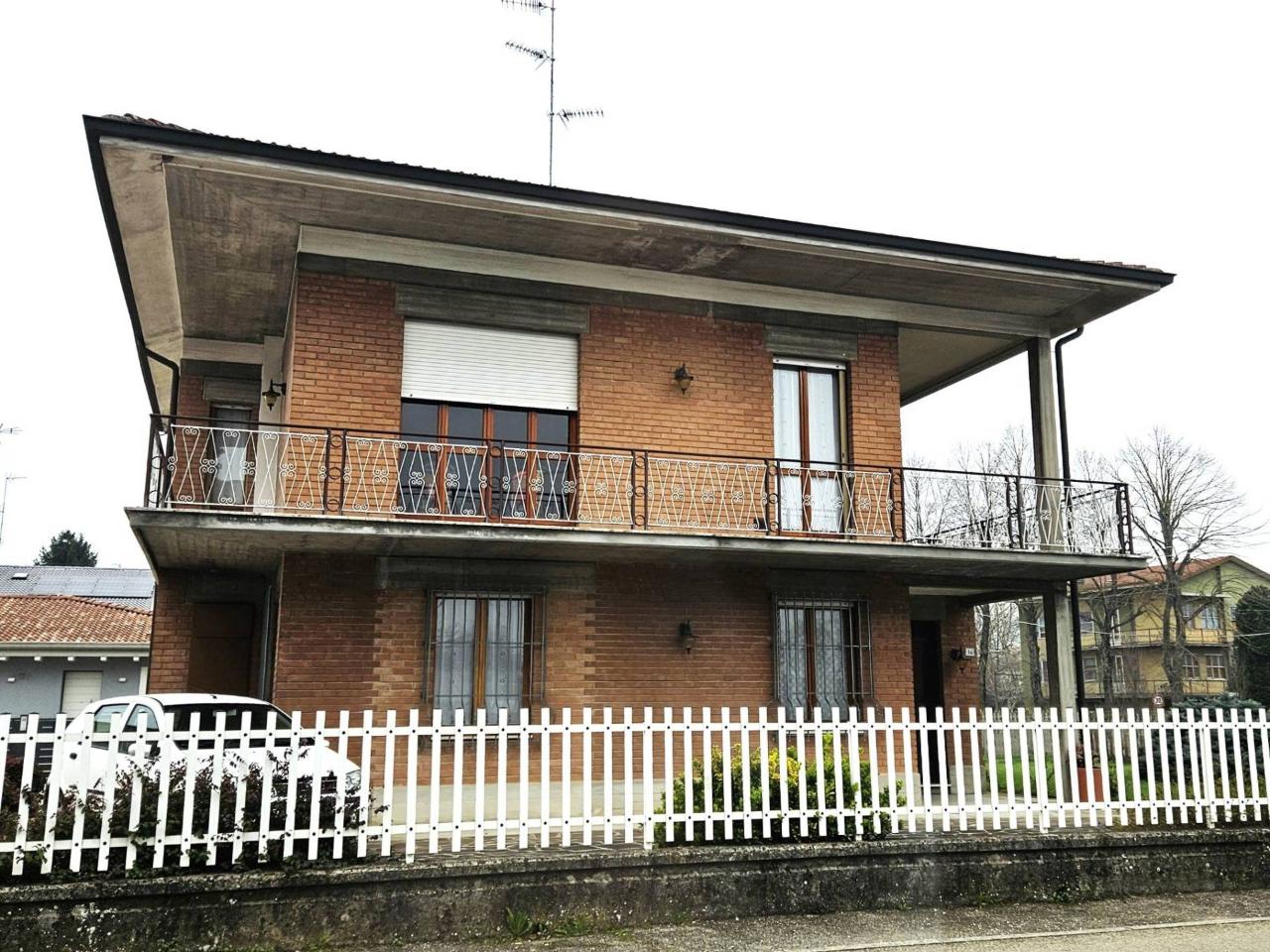 Villa in vendita a Gualtieri